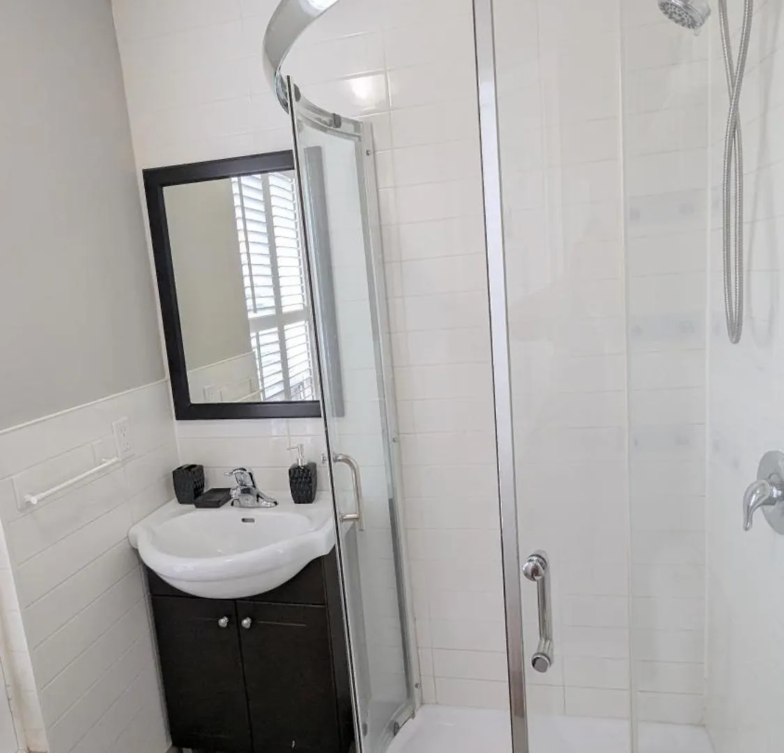 Homestay Cozy Room With Private Kitchen, Private Bathroom Toronto