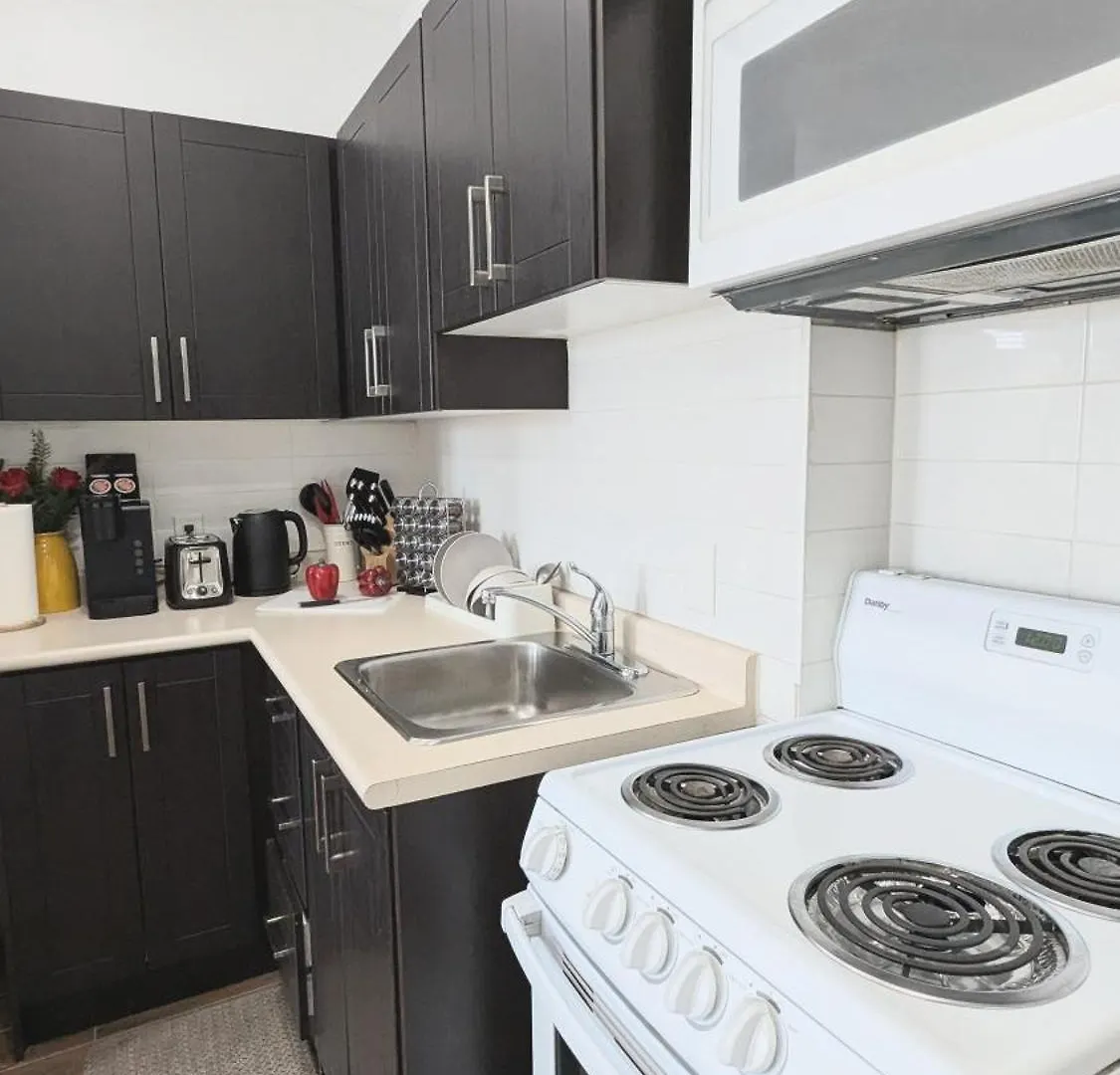Cozy Room With Private Kitchen, Private Bathroom Toronto 0*,