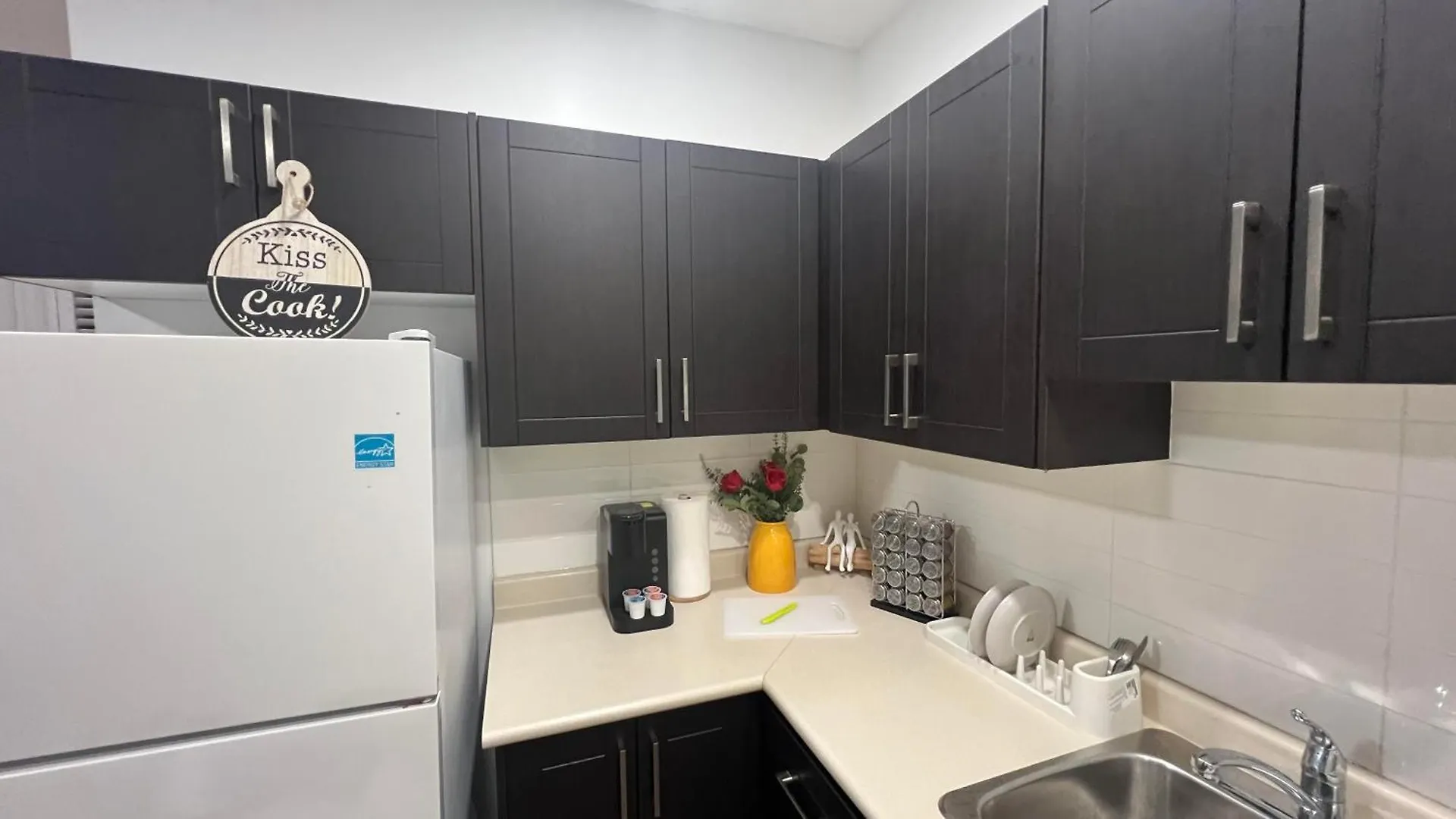 Homestay Cozy Room With Private Kitchen, Private Bathroom Toronto