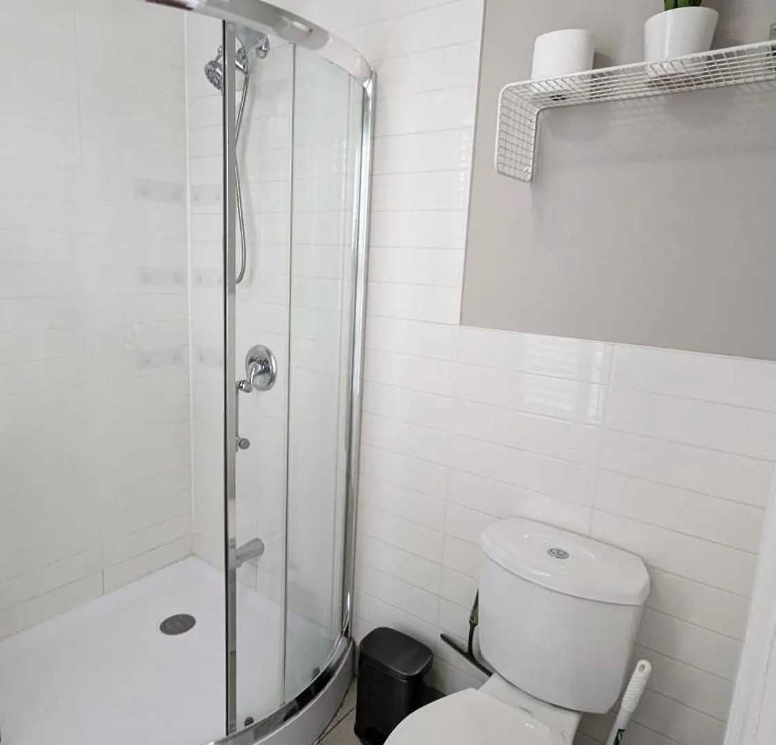 Cozy Room With Private Kitchen, Private Bathroom Toronto