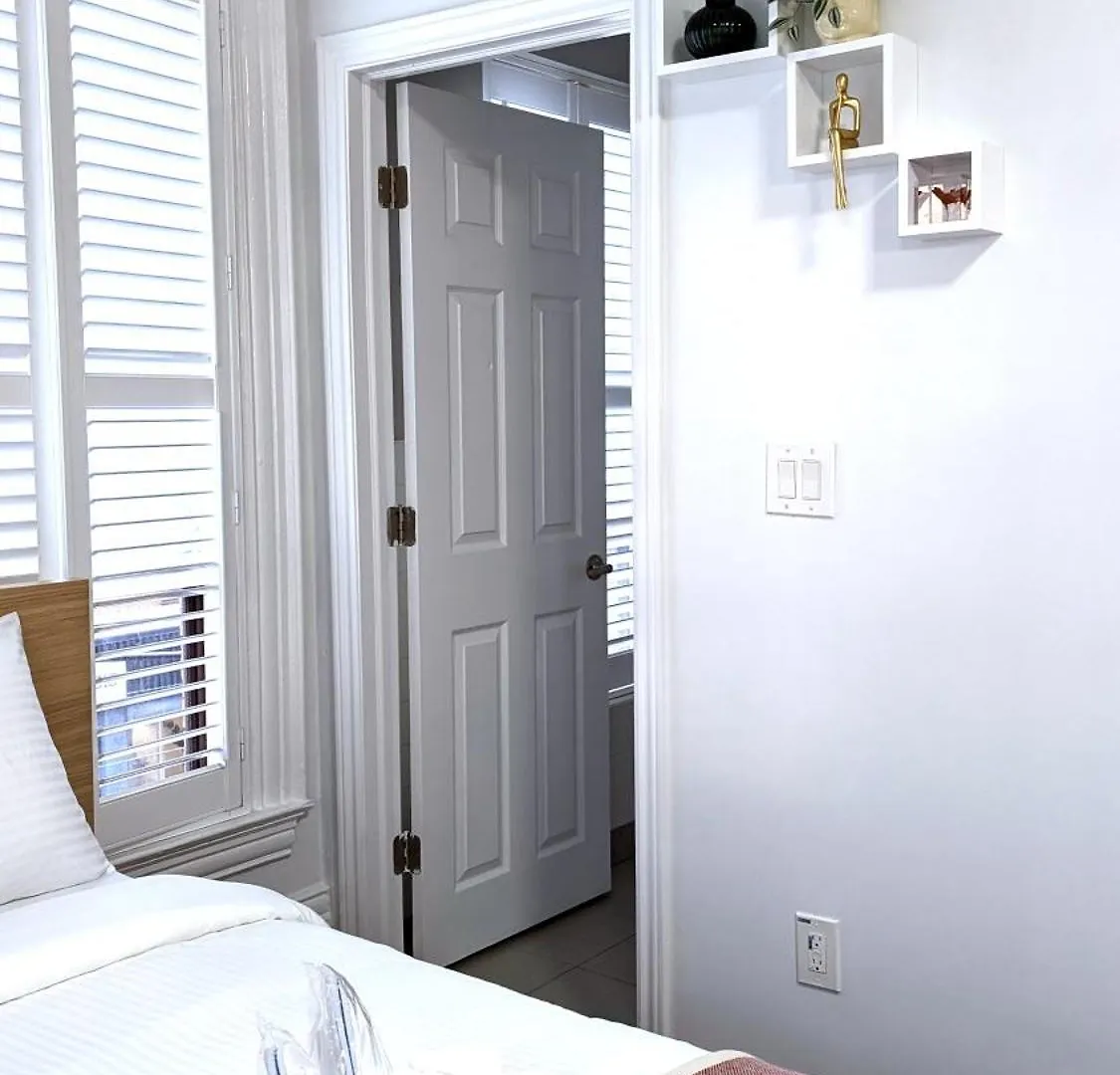 Cozy Room With Private Kitchen, Private Bathroom Toronto Canada