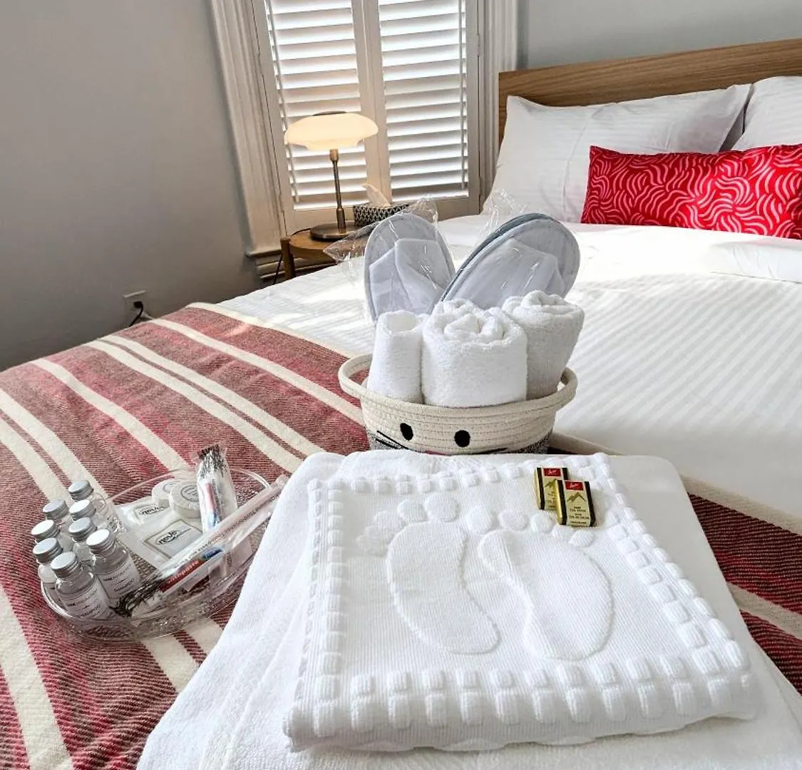 Cozy Room With Private Kitchen, Private Bathroom Toronto Homestay