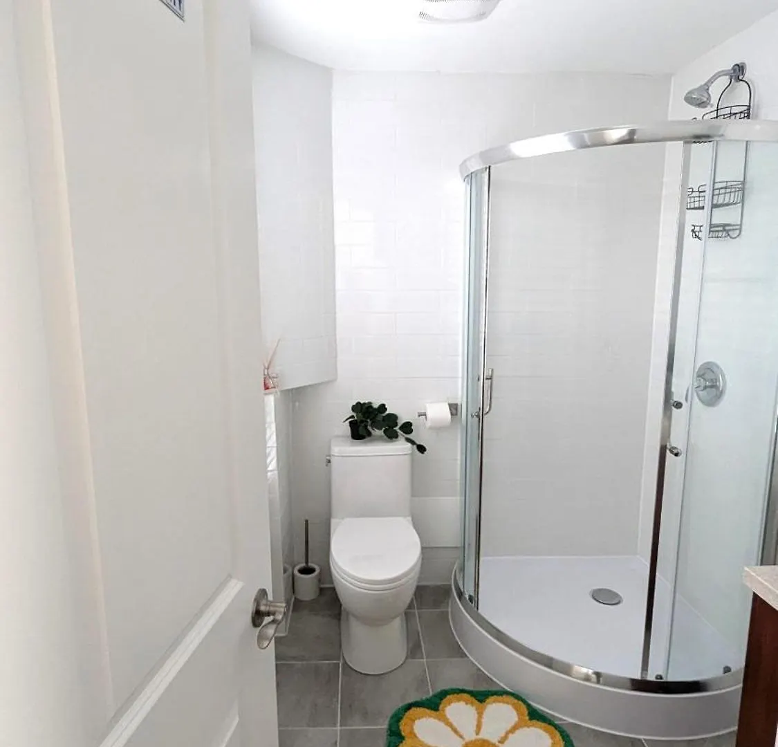Cozy Room With Private Kitchen, Private Bathroom Toronto 0*,  Canada