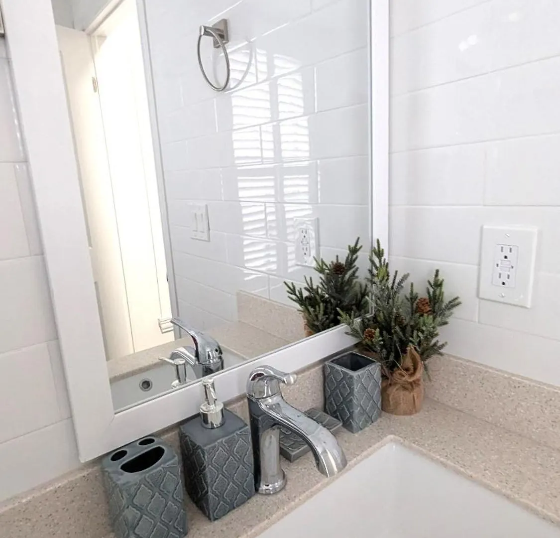 Cozy Room With Private Kitchen, Private Bathroom Toronto 0*,