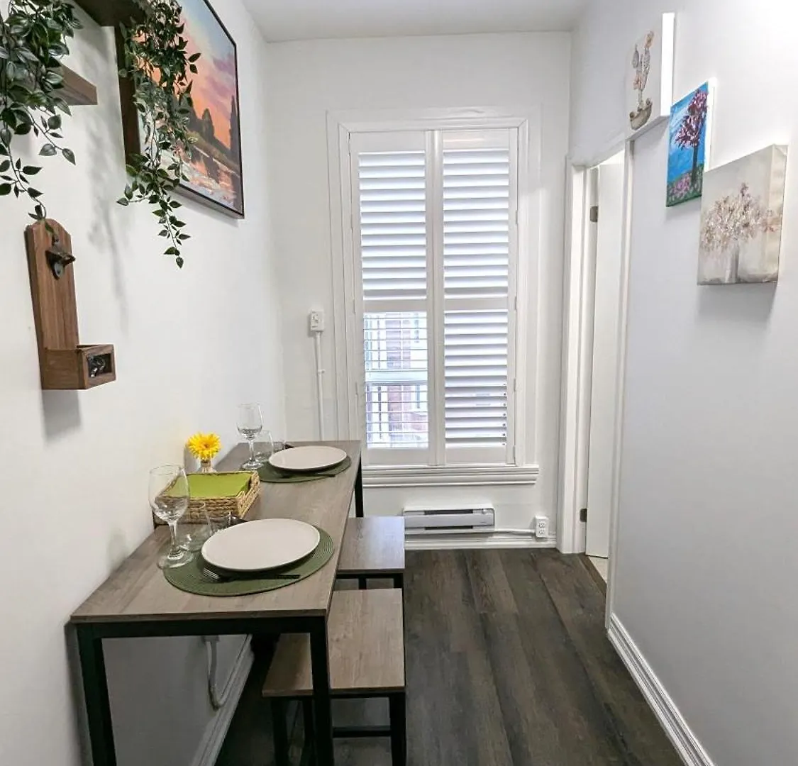Cozy Room With Private Kitchen, Private Bathroom Toronto Homestay
