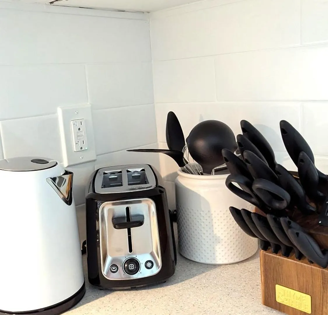 Cozy Room With Private Kitchen, Private Bathroom Toronto 0*,